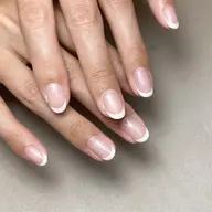 オフ無〉フレンチネイル