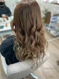 エイジングカラー ＋トリートメント👗白髪染めもおまかせ！艶髪に仕上げます！ハリコシアップ！👗👡