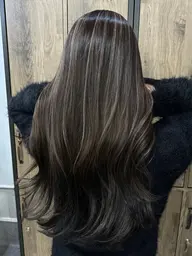 【最高峰ケアブリーチ使用✨️】💎カット+ハイライト+トリートメント💎