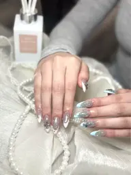 🦋NEW OPEN🦋初回オフ無料✨長さだしフレンチ /ガラスフレンチ+パーツ2個 10580 【期間限定 】8580