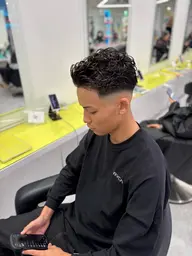 【メンテしたい方必見💈🔥】スキンも可能🙆‍♀️フェードカット💈＋保湿トリートメント✨＋炭酸泉spa💆‍♀️🫧