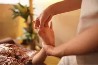 【キャンペーン】全身アロマリンパDetox+足裏リフレ+頭、手100分