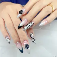 オフ⭕️【スカルプ10本➕デザイン持ち込み】