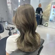 ケアブリーチナチュラルハイライト＋ダメージレス艶カラー