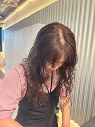 🏕️リピーター多数🏕️メンズもレディースも🙆🏻♀️カット+低ダメージパーマ+ トリートメント🌿