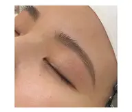 アイブロウデザインワックス＋メイク仕上げ