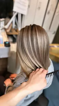 バレイヤージュ➕カット✂️【ブリーチ一回】コタトリートメント付き🌟ストレート仕上げorコテ巻き仕上げ💁‍♂️