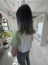 🌸バレイヤージュカラー🌸１回のブリーチ＋オンカラー🥰おしゃれなカラーしてみませんか？💛