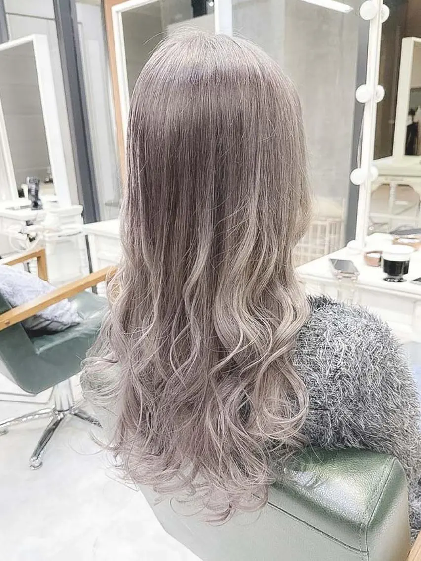 ロング カラー ヘアアレンジ ブリーチ ケアブリーチ 透明感カラー デザインカラー ハイトーンカラー Days 透明感カラーのヘアスタイル