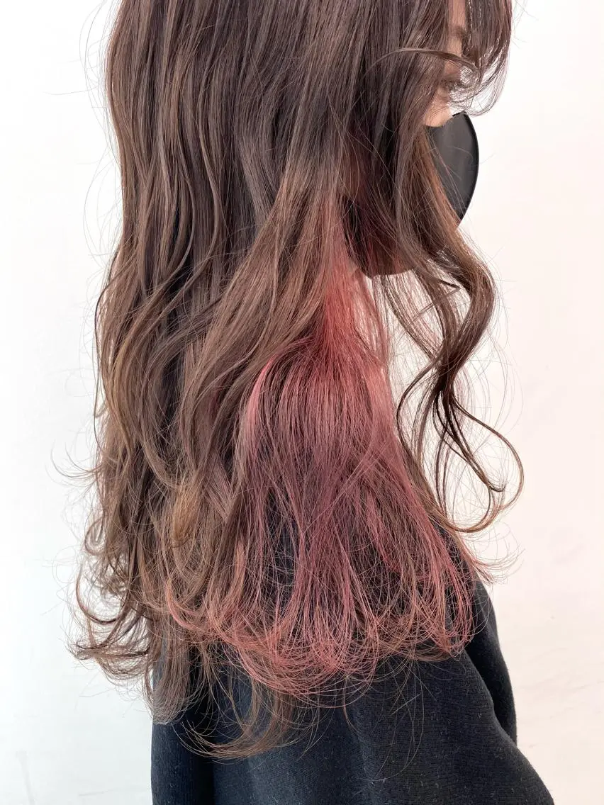 セミロング カラー ベージュカラー イヤリングカラー インナーカラー ラベンダーカラー オレンジ Unami MIHA☘️*゜のヘアスタイル
