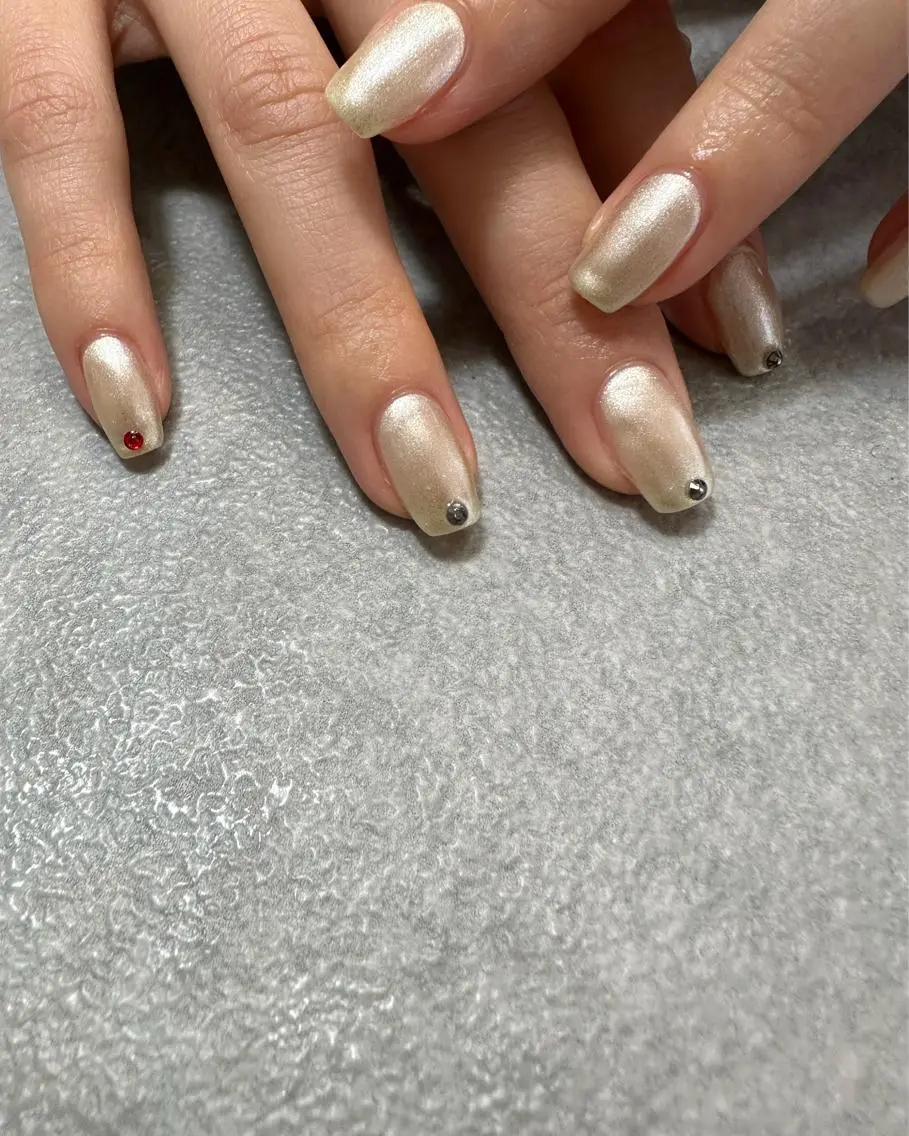 ネイル ストーンネイル ハンドネイル フットネイル kiii.__ ✴︎*のネイルデザイン