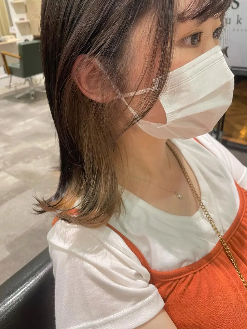 セミロング カラー 透明感カラー ayaka 縮毛矯正レイヤーのヘアスタイル