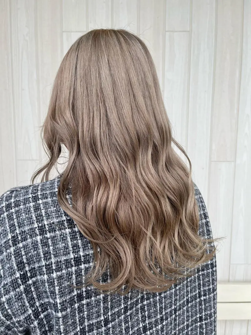 ロング カラー Atelier 大内のヘアスタイル