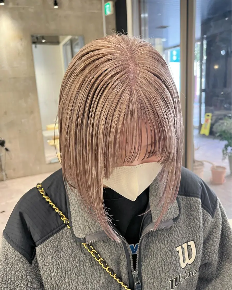 ミディアム カラー ベージュカラー ホワイトベージュ iLi 《イリ》のヘアスタイル