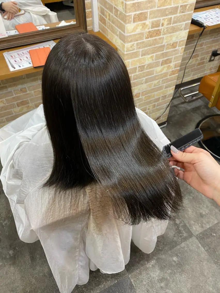 セミロング 美髪ヘア 🤍erikaのヘアスタイル