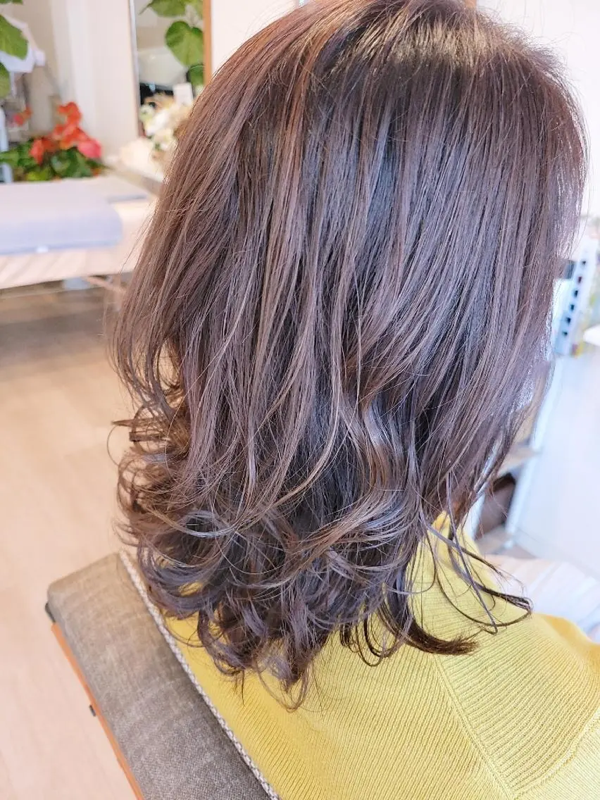 ミディアム カラー Coumi 女性専用美容室のヘアスタイル