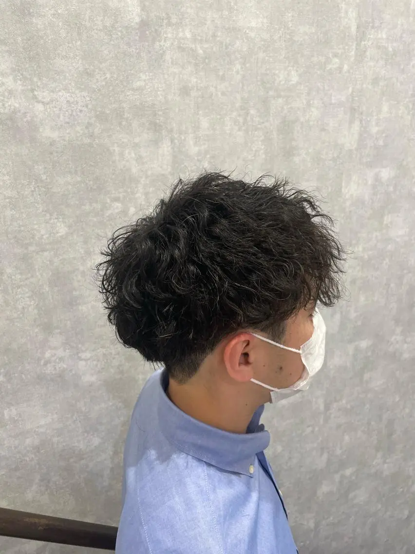 ショート パーマ メンズ メンズパーマ ツイストスパイラルパーマ スパイラルパーマ 港南台短髪特化 フェザーパーマのヘアスタイル