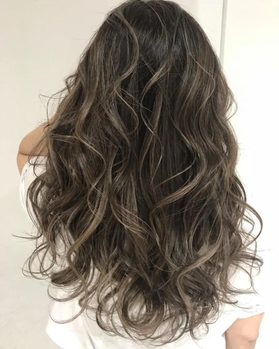 ロング カラー ヘアアレンジ 【公式】amble luxe池袋東口🩷のヘアスタイル