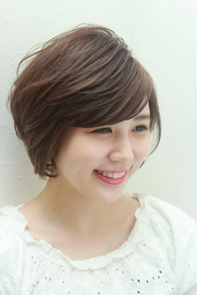 ショート ボブ ハイライト 佐野 寛のヘアスタイル