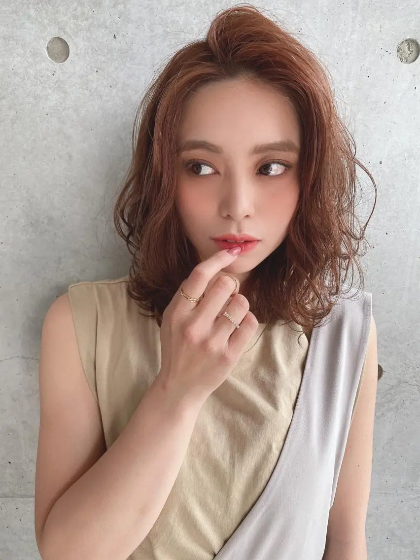 ミディアム カラー ヘアアレンジ Zina 渋谷のヘアスタイル