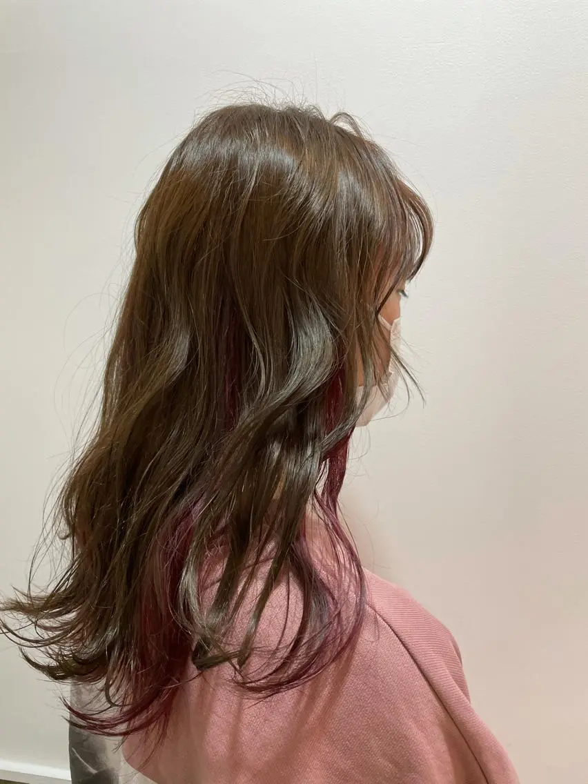 ロング カラー 透明感カラー 🩶🩵🩷AIRIのヘアスタイル