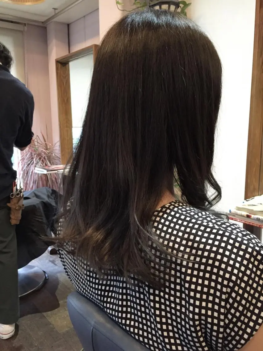 ミディアム セミロング ロング カラー グラデーションカラー グレージュ 原宿サロン代表 デザインカラー伊藤卓のヘアスタイル