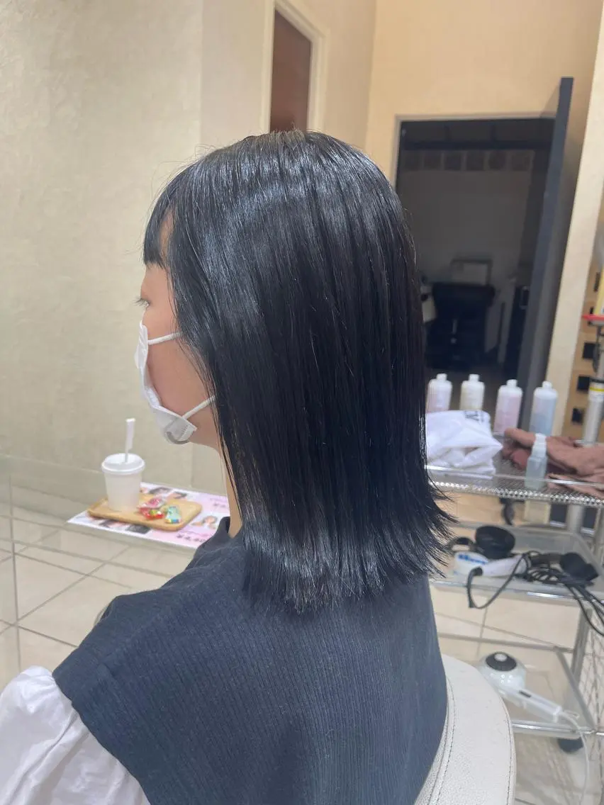 ミディアム カラー 黒髪 ブルーカラー ブルーブラック カネヒラ リョウスケのヘアスタイル