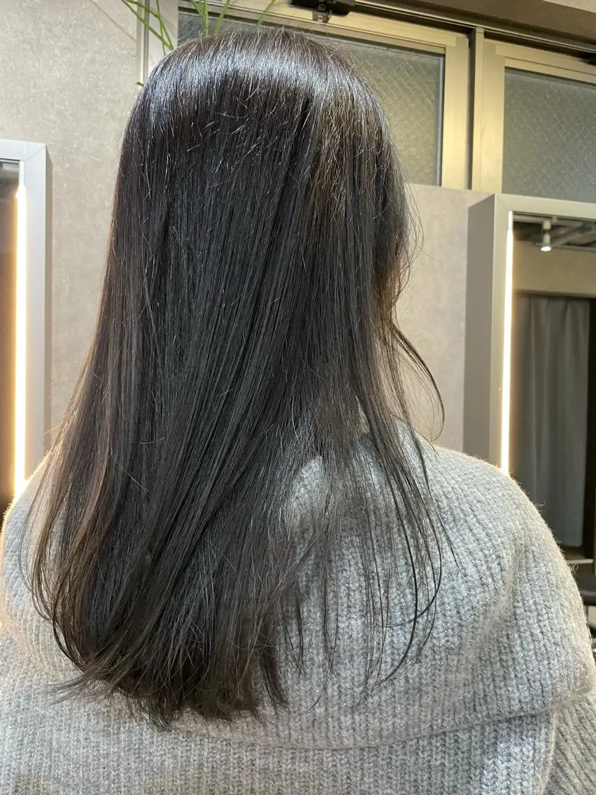 ロング カット nene .のヘアスタイル