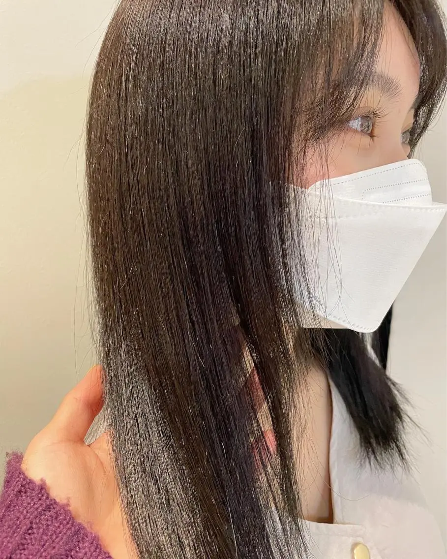 カラー 黒髪 ブリーチ ブラウンカラー ブリーチなしカラー 大賀 チサトのヘアスタイル