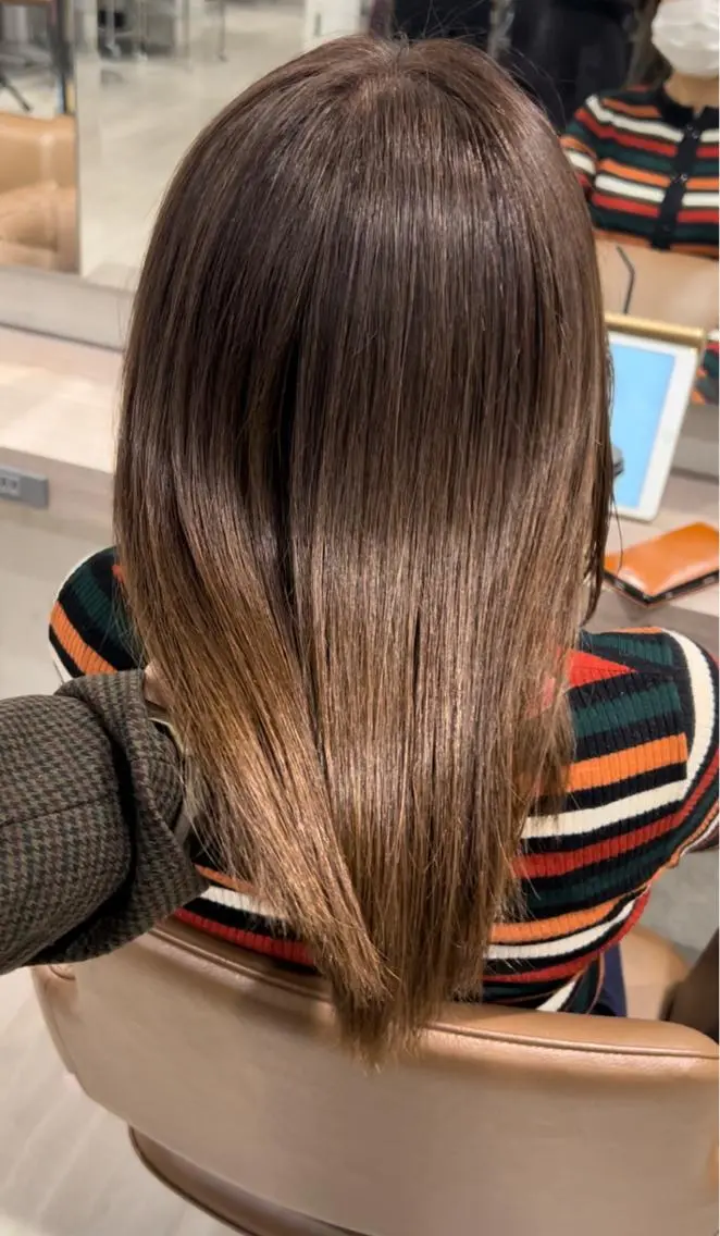 セミロング カラー 垢抜けのプロ🪄 honoのヘアスタイル