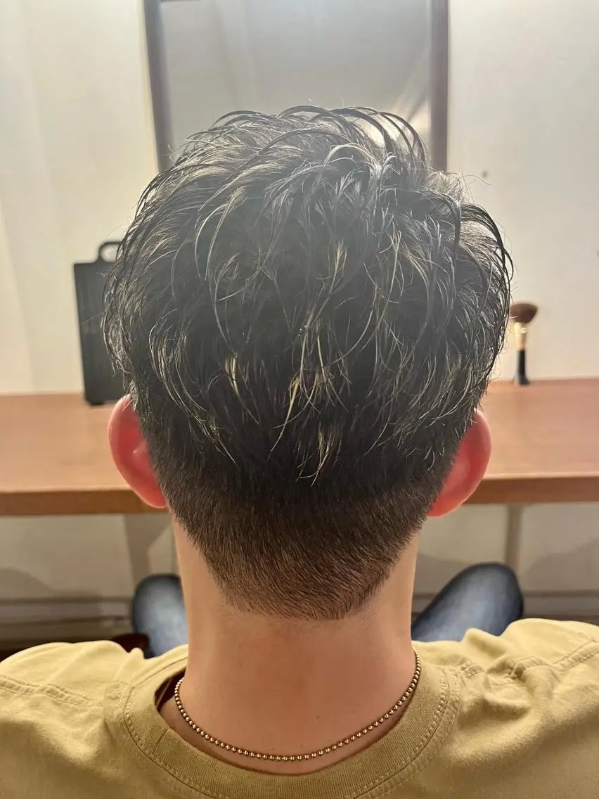 カラー メンズ メンズハイライト 抜きっぱなしブロンド ハイライトカラー ヘアカラー 透明感カラー/ ブリーチ無し/RYOのヘアスタイル
