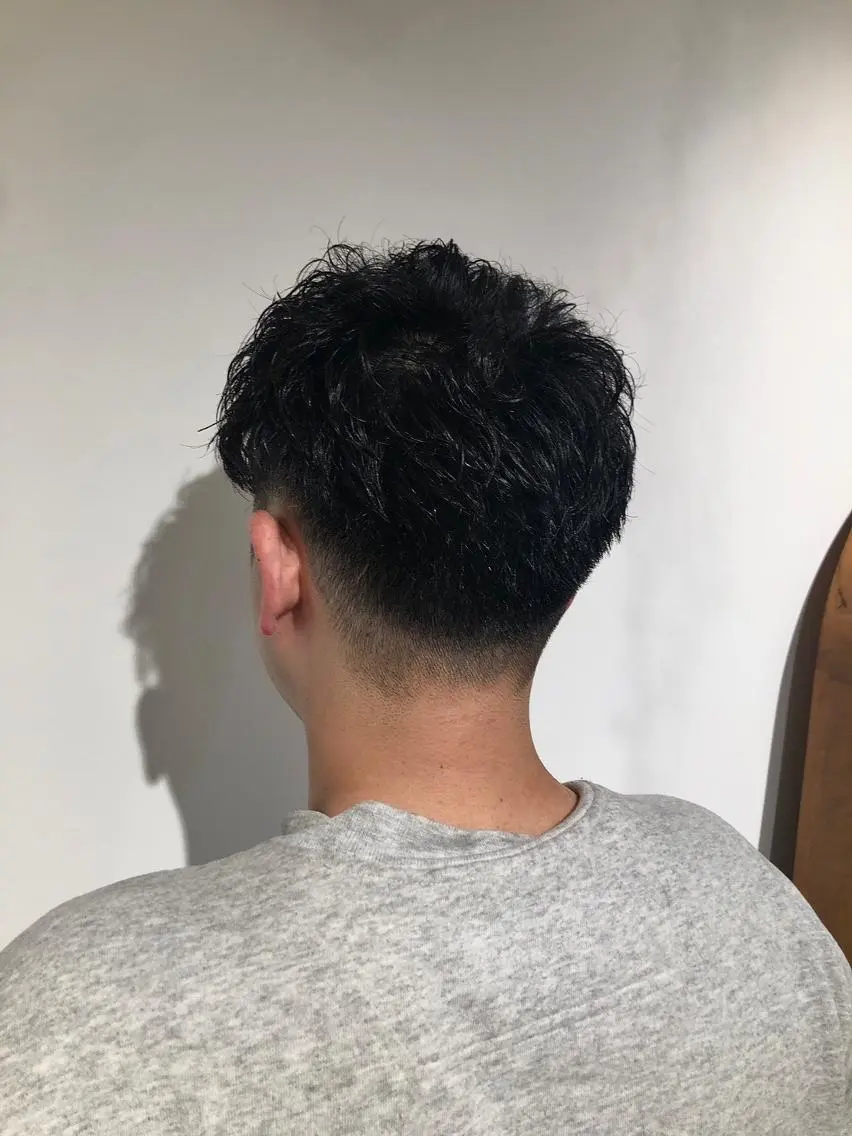 ショート メンズ アップバング ビジネス マッシュ メンズパーマ メンズツイストパーマ カット 高橋 英彦のヘアスタイル