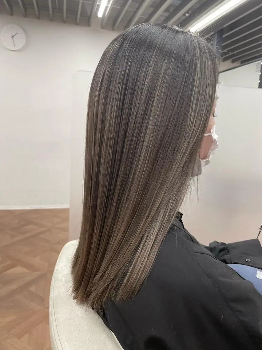 カラー 直井 愛蘭のヘアスタイル