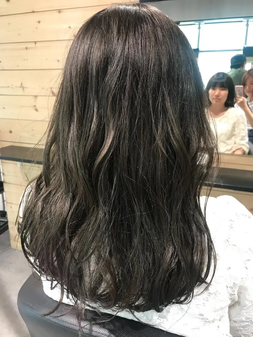 セミロング カラー グレージュ 透明感カラー/ レイヤー　YUKAのヘアスタイル