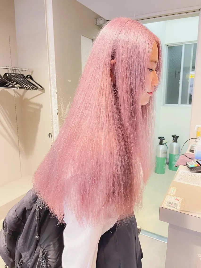 ロング カラー ヘアカラー トリートメント ハイトーン×レイヤー カットTAKUMIのヘアスタイル