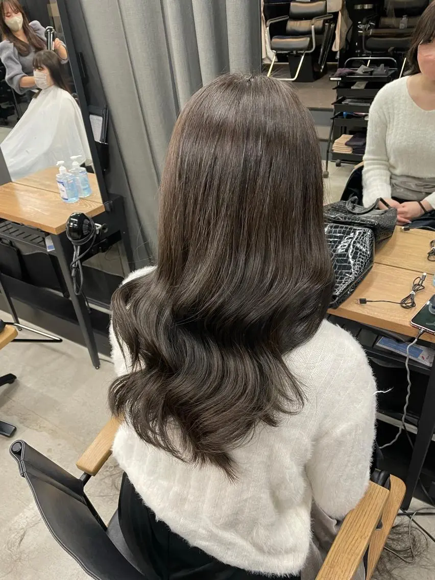 ロング 伊藤 莉奈　韓国ヘアのヘアスタイル