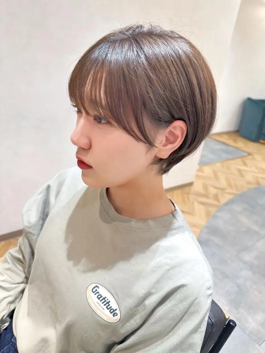 ショート カット ヘアカラー トリートメント かえ🩶韓国ボブ🎀 透明感カラー🥣のヘアスタイル