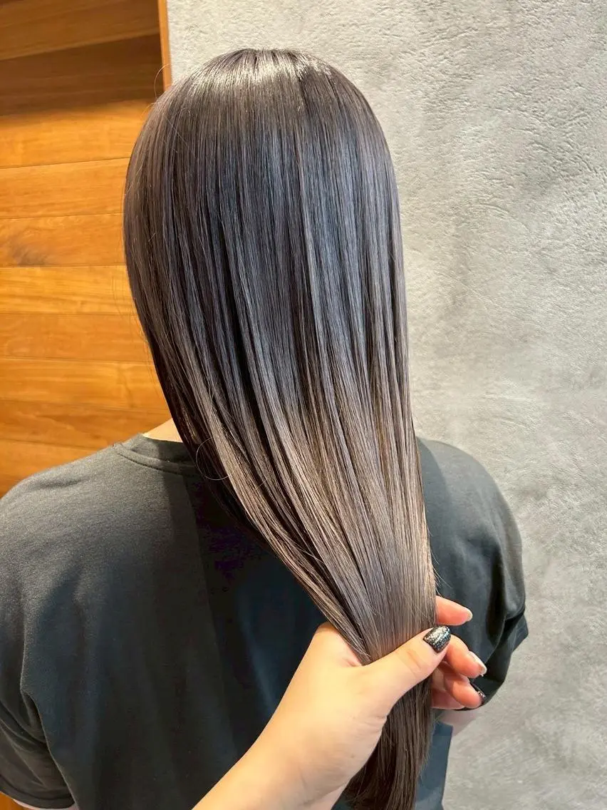 カラー ロング カット ヘアカラー トリートメント 高村 菜子のヘアスタイル