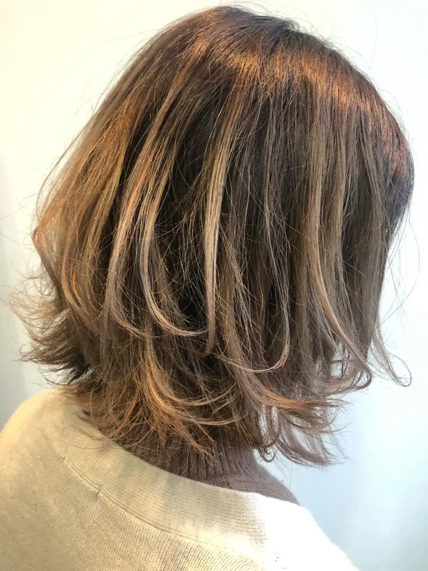 ミディアム カット ヘアカラー トリートメント ::: gally :::のヘアスタイル