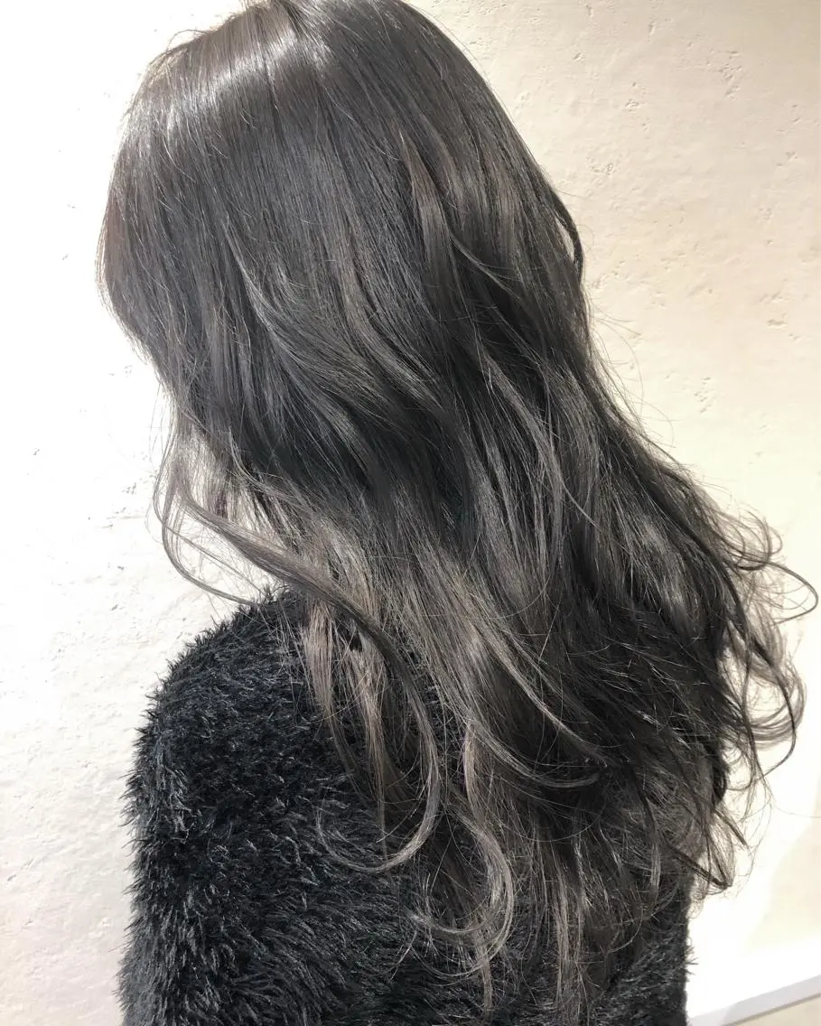 ロング カラー 透明感カラー ダークグレー ダークグレージュ グレージュ インナーカラー あさだ しゅうたろうのヘアスタイル