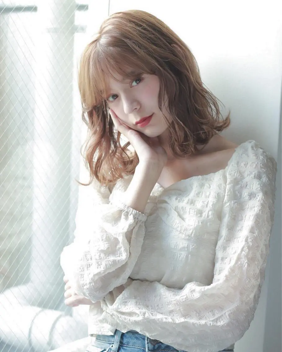 ミディアム カラー ベージュカラー ヘアカラー トリートメント 🍊新宿南口🍊 ERINAのヘアスタイル