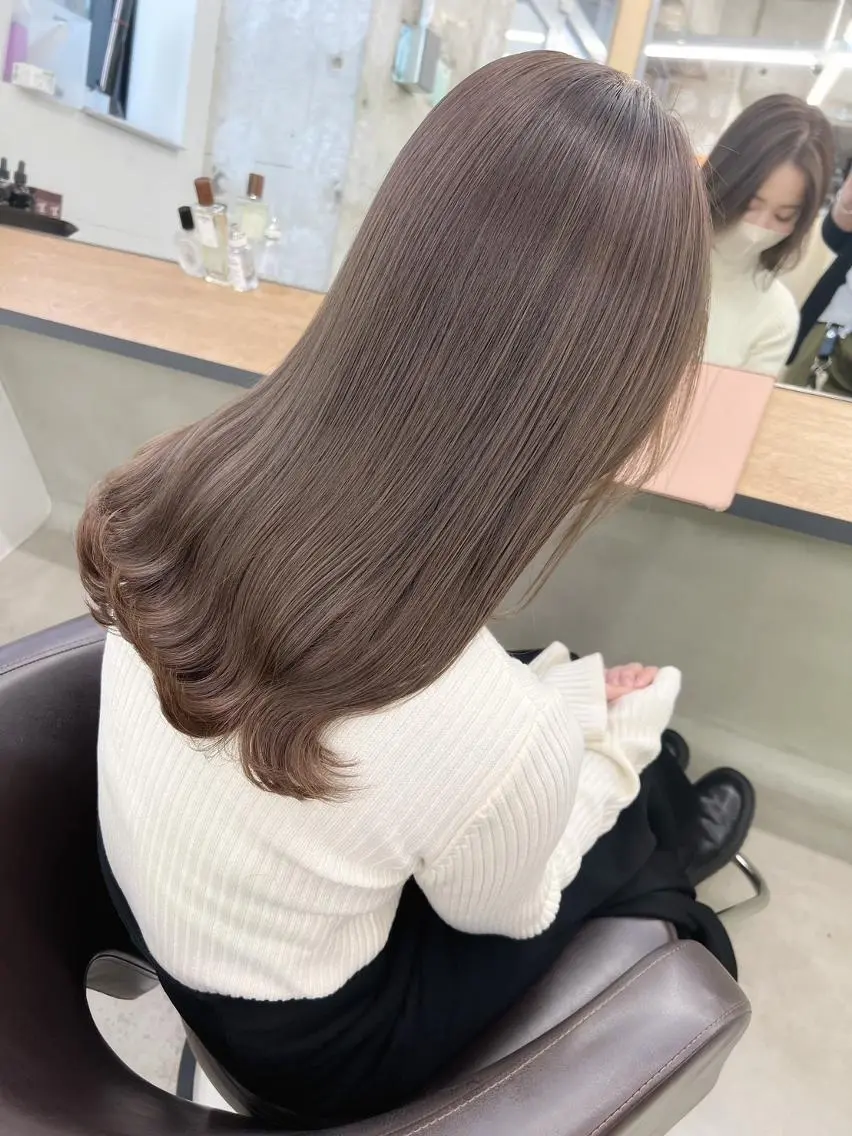 ミディアム カラー パーマ ヘアアレンジ ミディアムパーマ アディクシーカラー ベージュカラー ブリーチ ケアカラー カット トリートメント ヘアケア特化型サロン newi 梅田のヘアスタイル