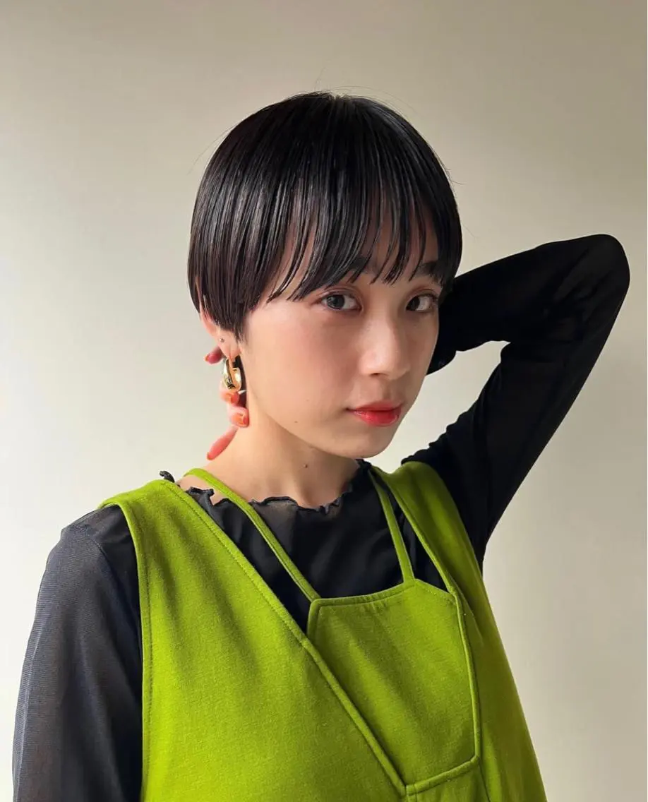 ショート ヘアアレンジ くびれレイヤー/艶 カラー　MADOKAのヘアスタイル