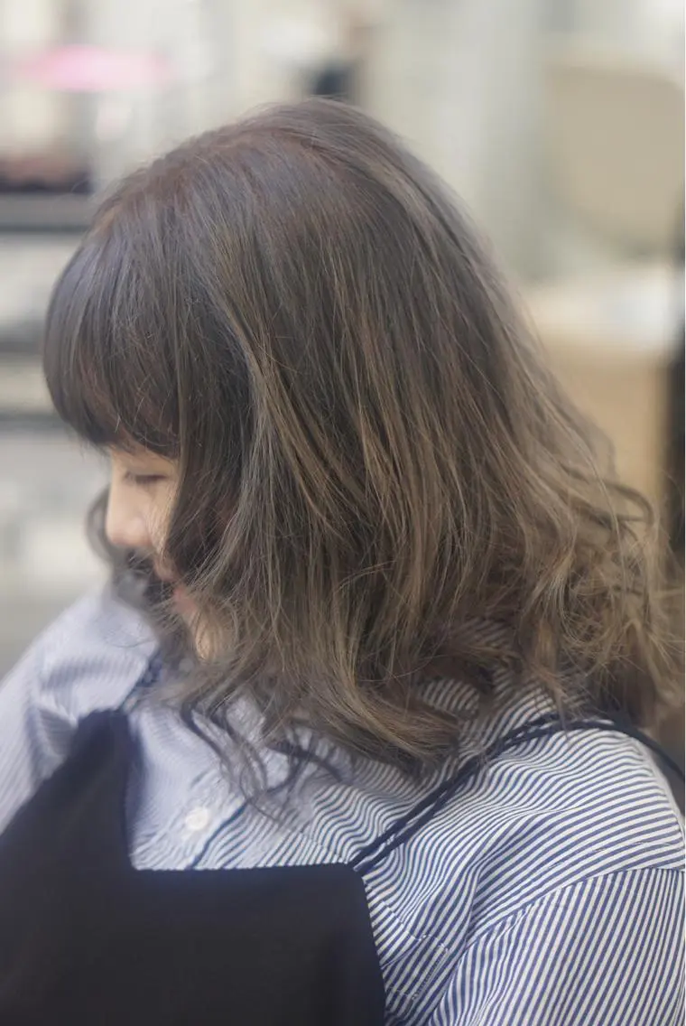 ミディアム カラー ヘアアレンジ アッシュ パープルカラー パープルアッシュ 枝毛カット&髪質改善 満足NO.1岡しゃんのヘアスタイル