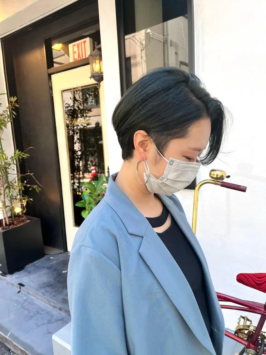 ショート カラー ハンサムショート グレージュ オリーブグレージュ オリーブグレー ショートヘア カット ヘアカラー トリートメント 【美髪を叶える】中谷 彰宏(アキ)のヘアスタイル