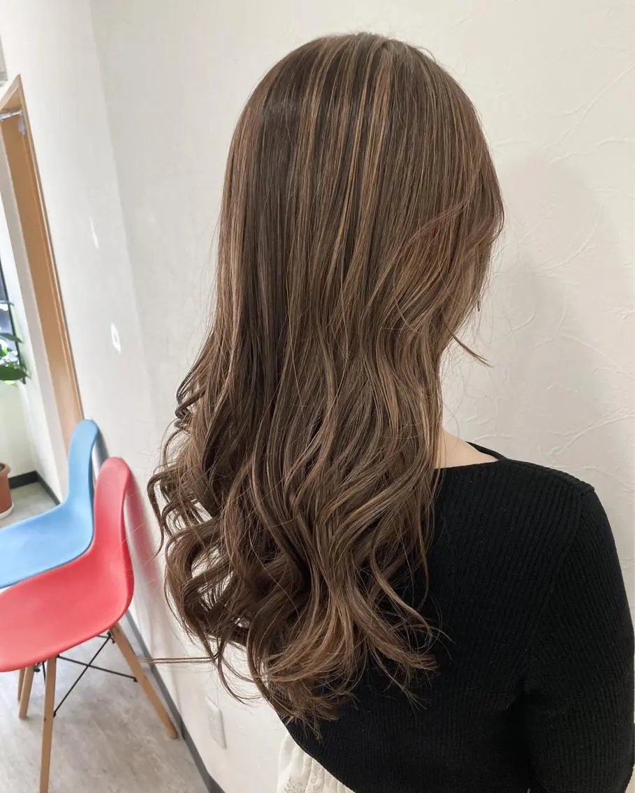 カラー Misirlou Hairのヘアスタイル