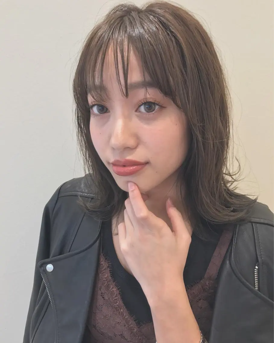 ミディアム カラー ベージュカラー 🍋透け感カラー🍃 オリーブ🍐Kahoのヘアスタイル