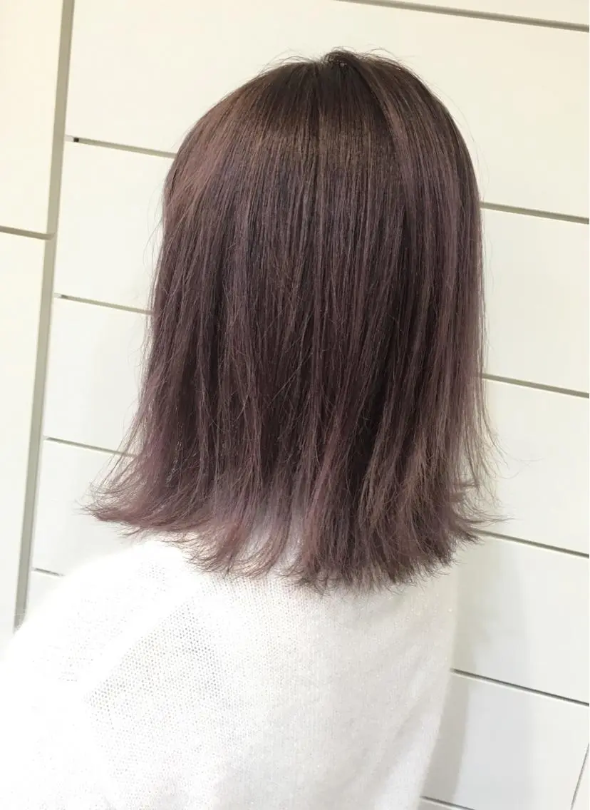 ミディアム カラー アッシュ ブリーチ 透明感カラー ピンクカラー ピンクパープル 鍵山 千秋のヘアスタイル