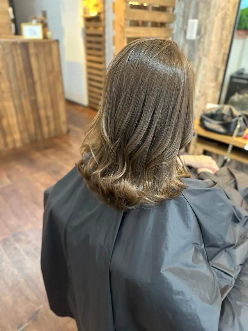 セミロング カラー グレージュ カット ヘアカラー Luzir⭐︎ GEN⭐︎のヘアスタイル