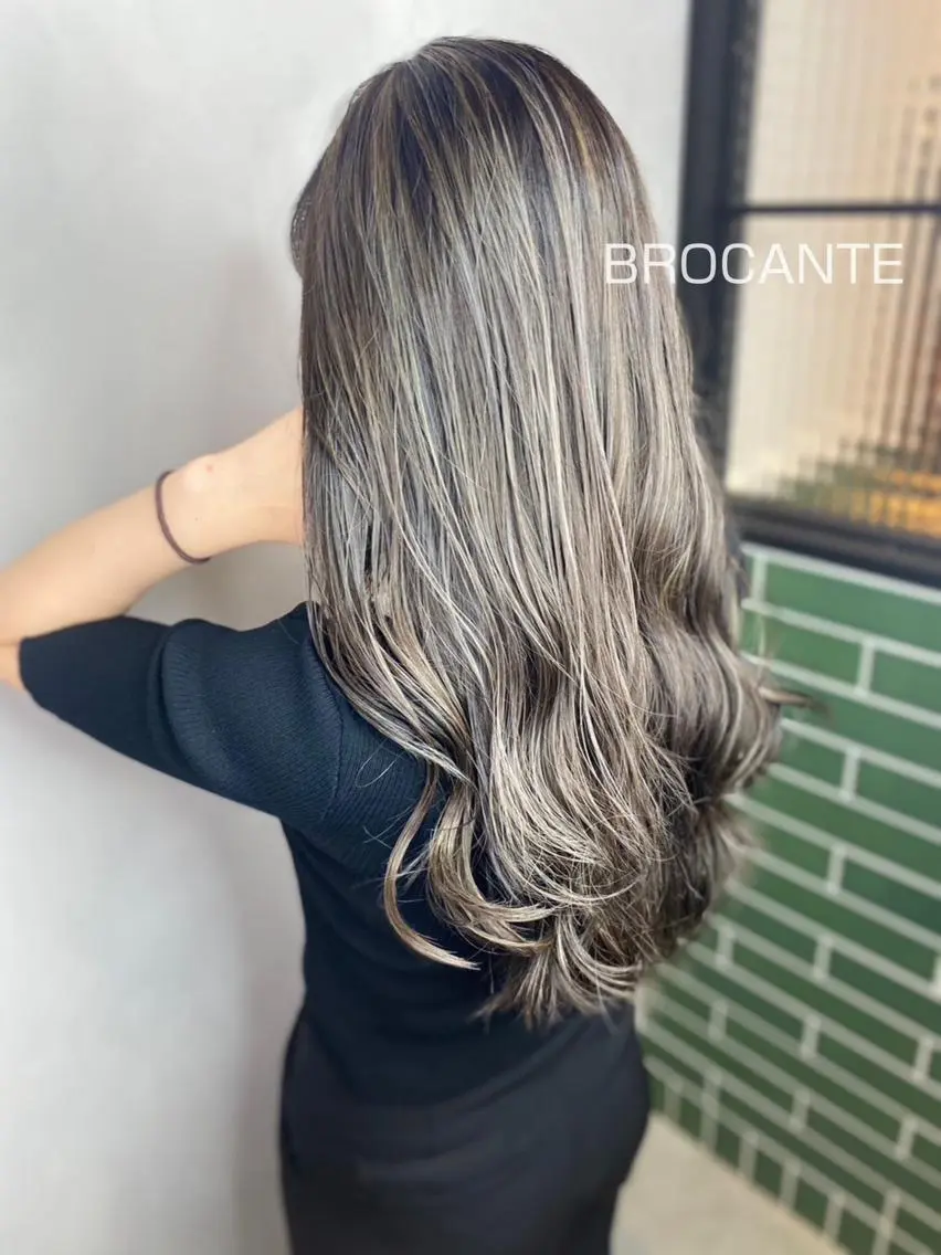 カラー バレイヤージュ ブリーチ ケアブリーチ 透明感カラー グレージュ カット ヘアカラー BROCANTE立川 karasawa.nのヘアスタイル